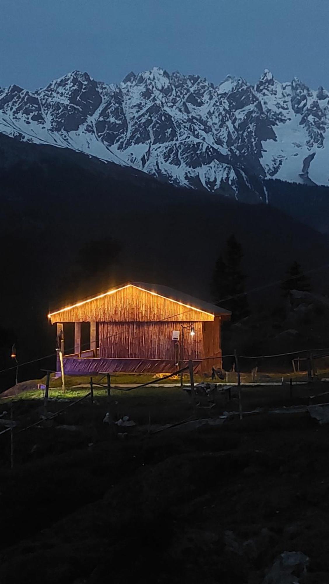 Khana Badosh Resort Kalam Zewnętrze zdjęcie